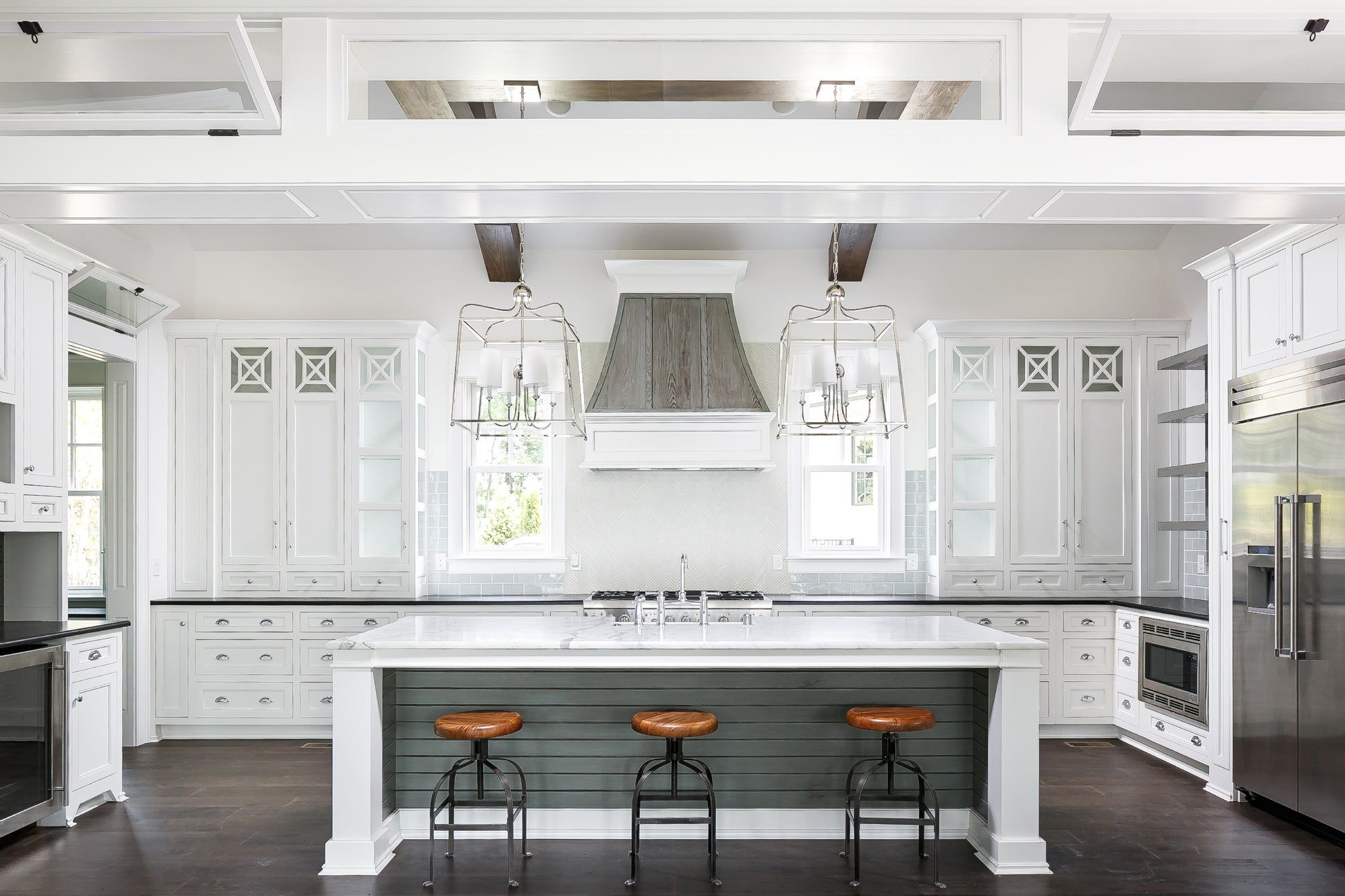 Crystorama Sylvan 2244-PN – 21.5 Inch – 4 Light – Chandelier – Polished Nickel – Dry Rated