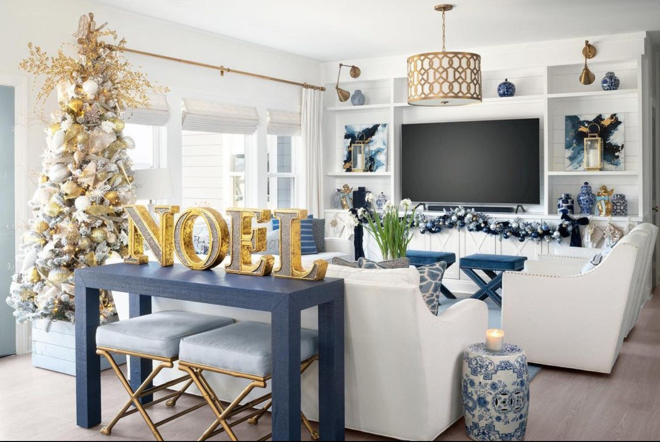 Crystorama Jennings 2266-AG – 24.25 Inch – 5 Light – Pendant Light – Aged Brass – Dry Rated