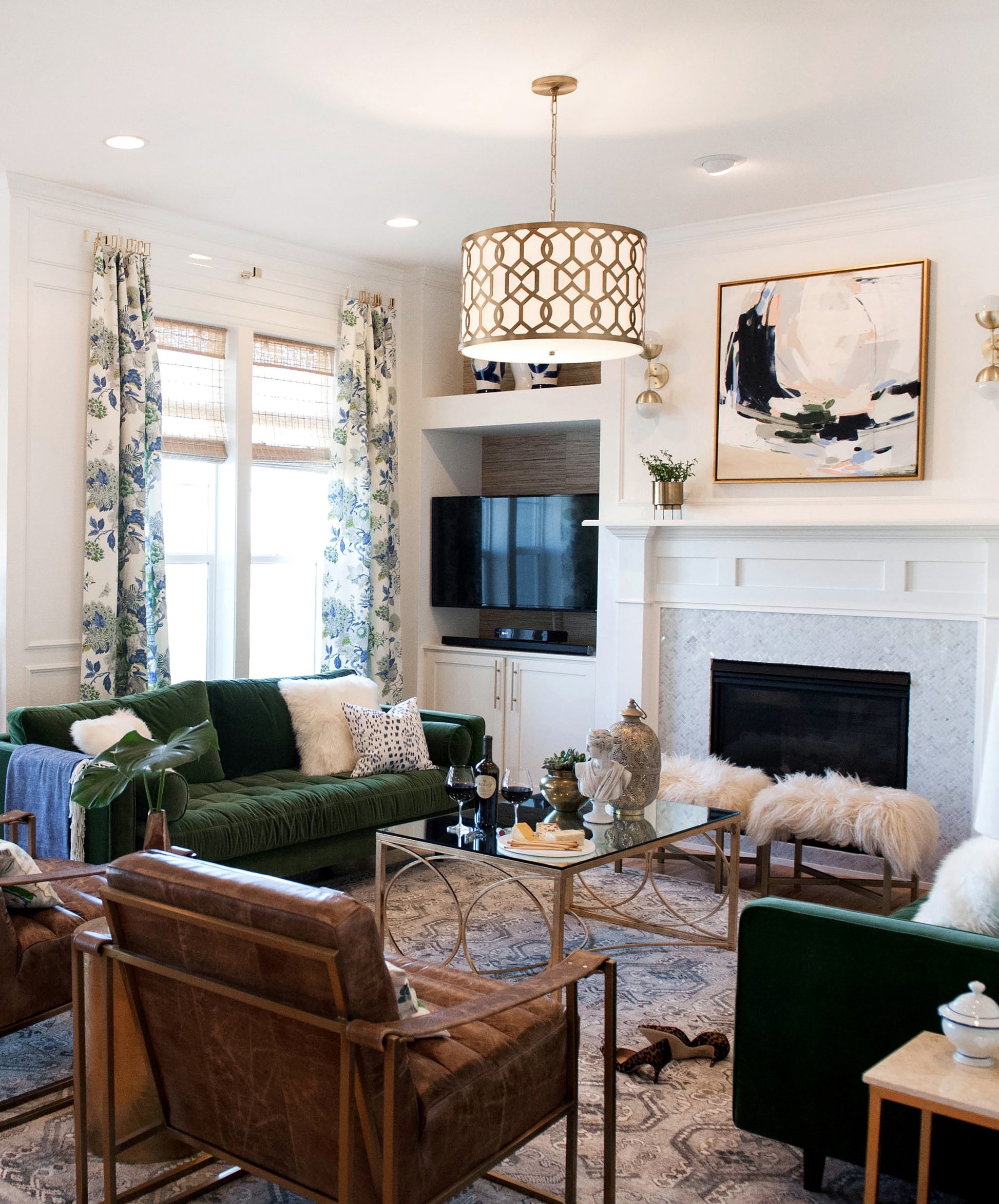 Crystorama Jennings 2266-AG – 24.25 Inch – 5 Light – Pendant Light – Aged Brass – Dry Rated