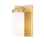 1 Light Wall Sconce-White