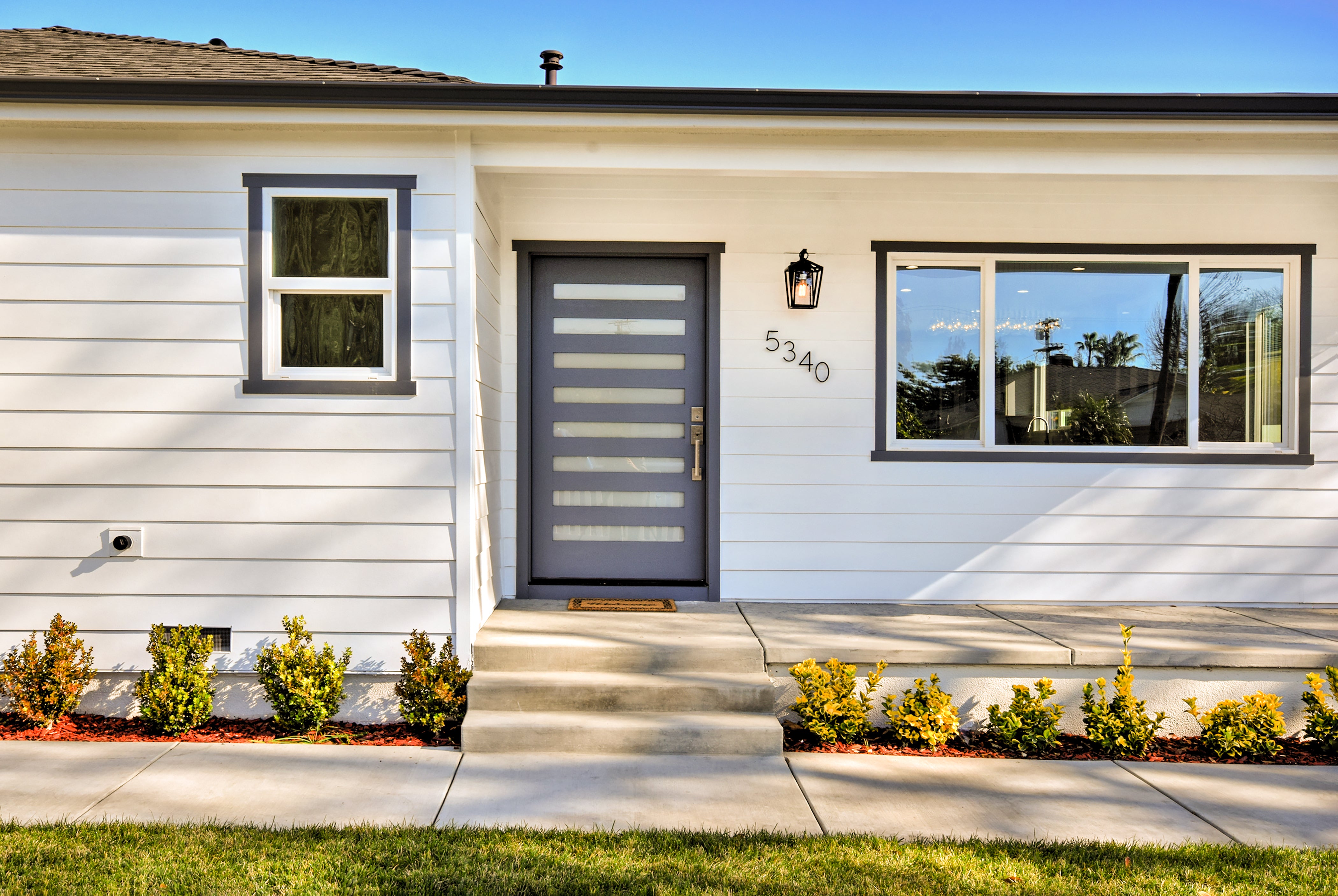 Artisan-Outdoor Wall Mount