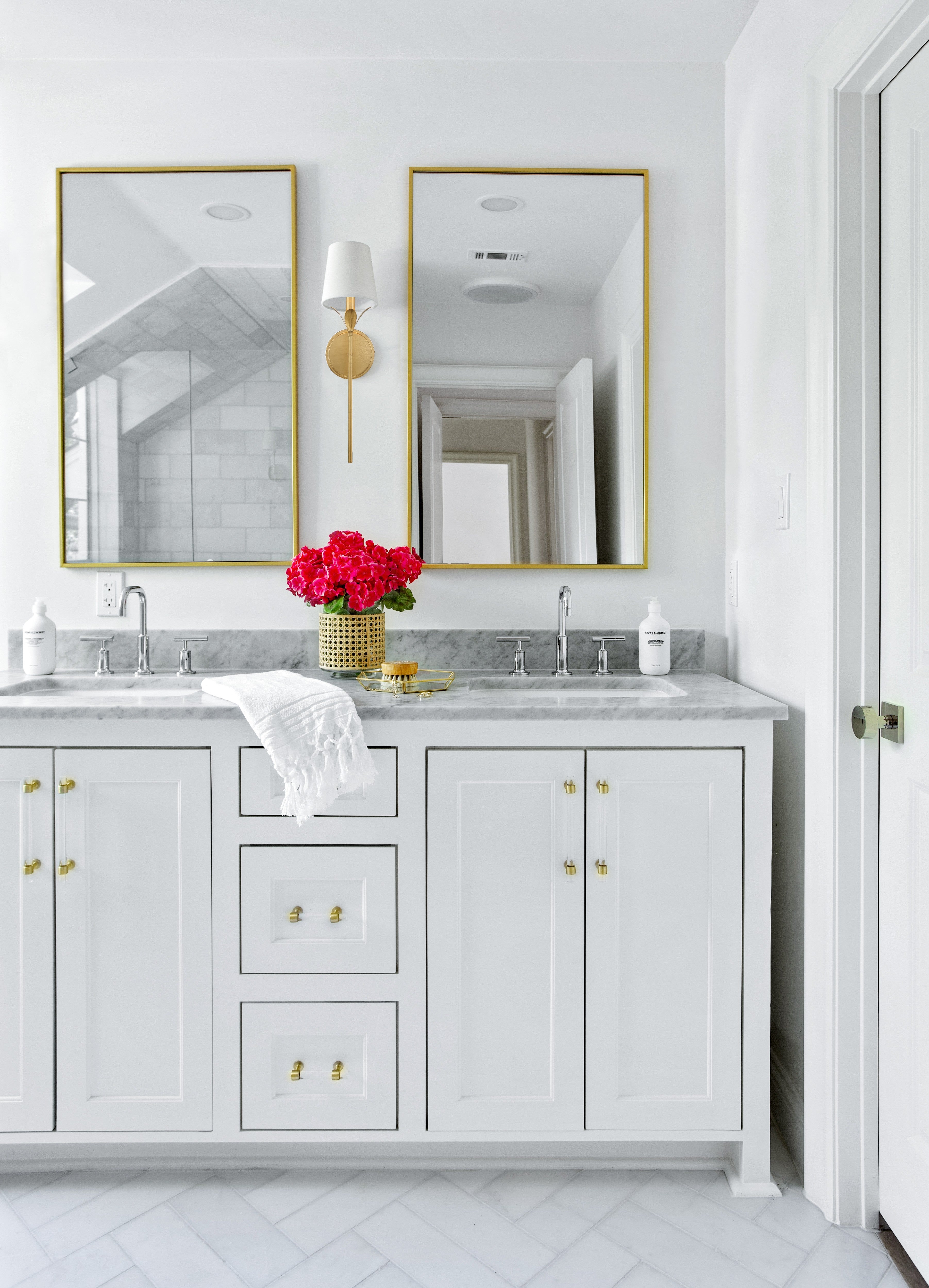 Crystorama Broche 531-GA – 6 Inch – 1 Light – Sconce – Antique Gold – Dry Rated