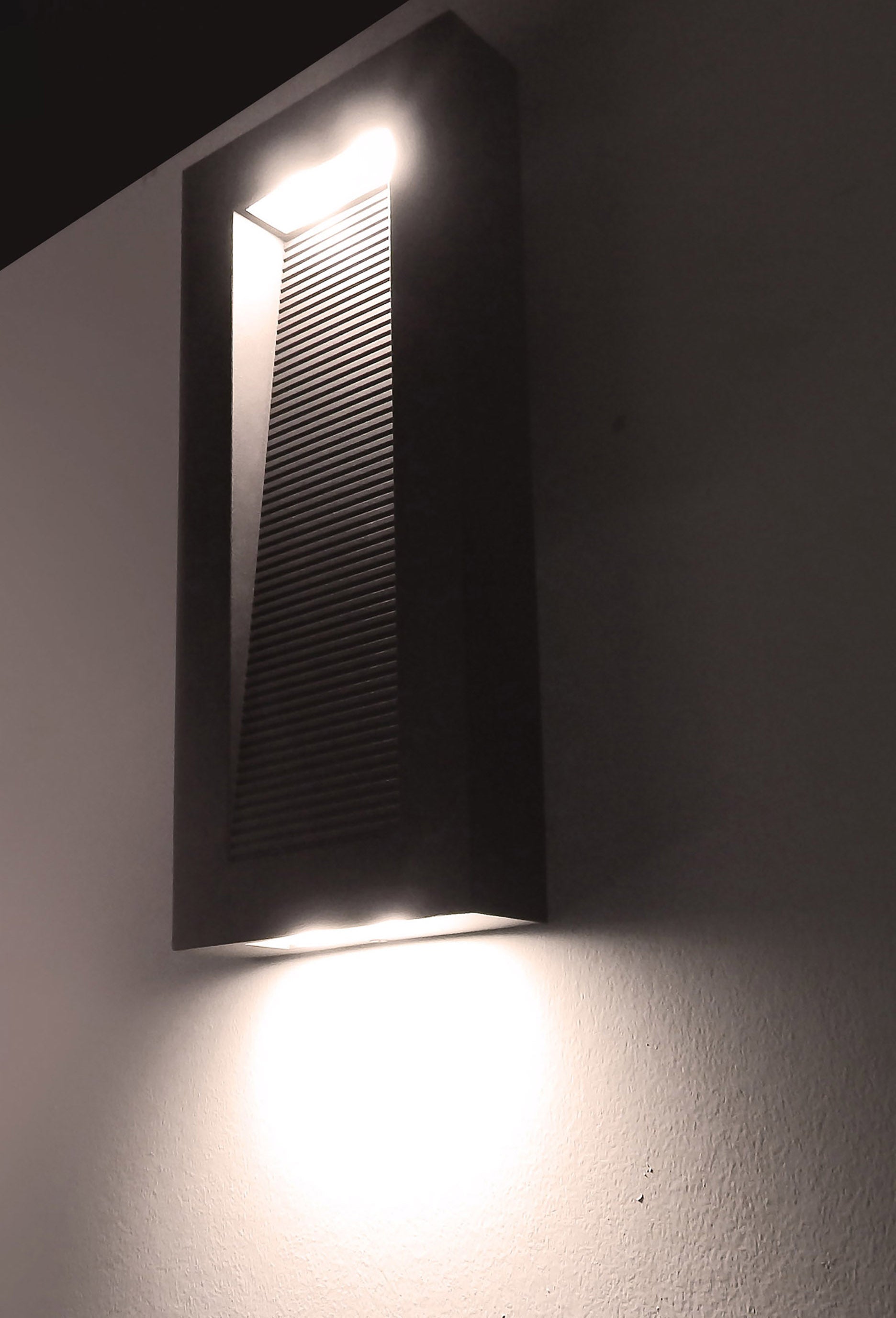 Avenue LED-Outdoor Wall Mount