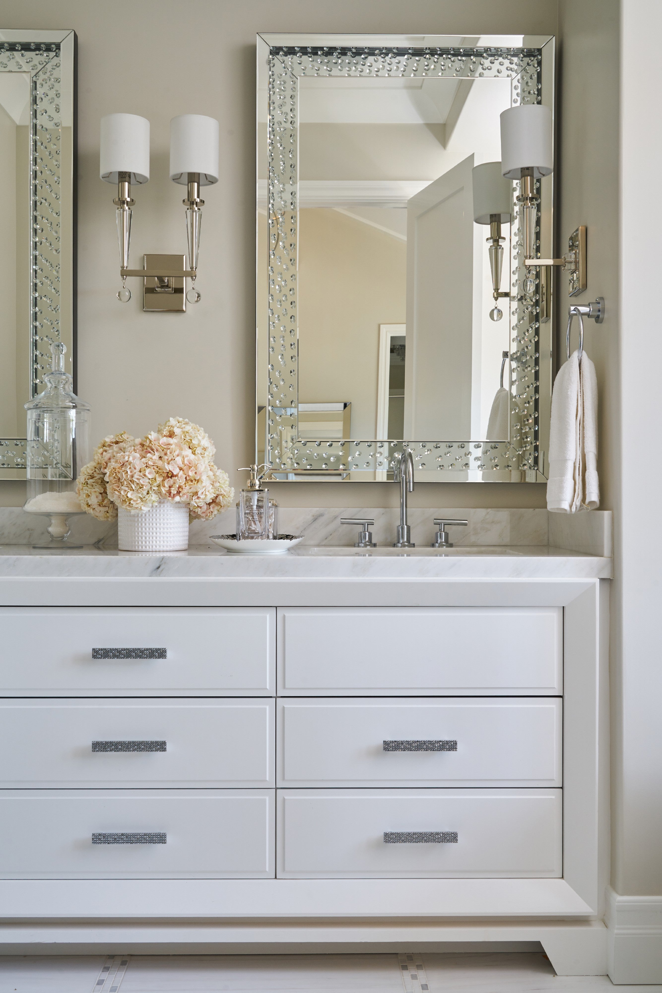 Crystorama Paxton 8101-PN – 5 Inch – 1 Light – Sconce – Polished Nickel – Dry Rated