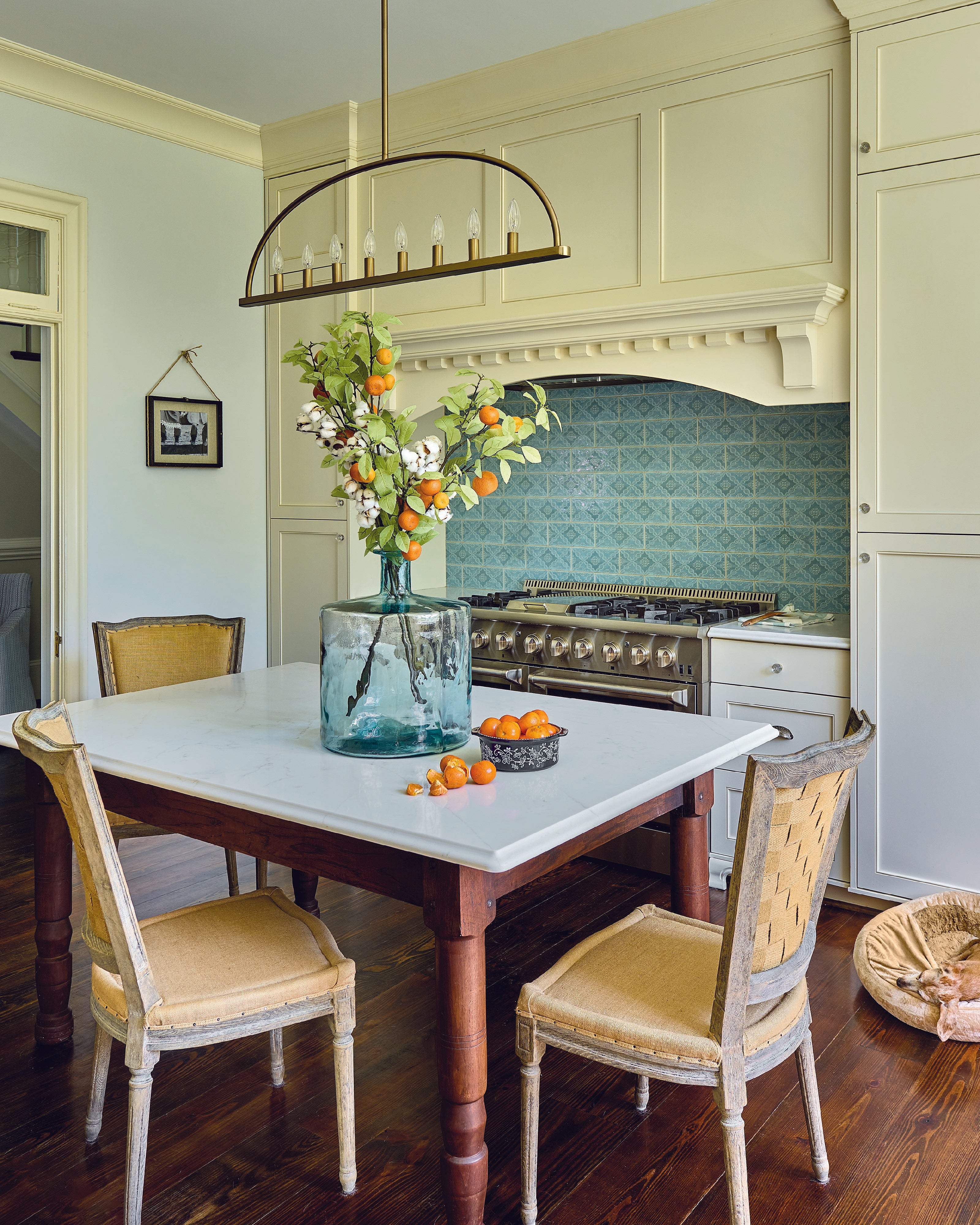 Crystorama Abbott ABB-3007-VG – 42 Inch – 8 Light – Chandelier – Vibrant Gold – Dry Rated