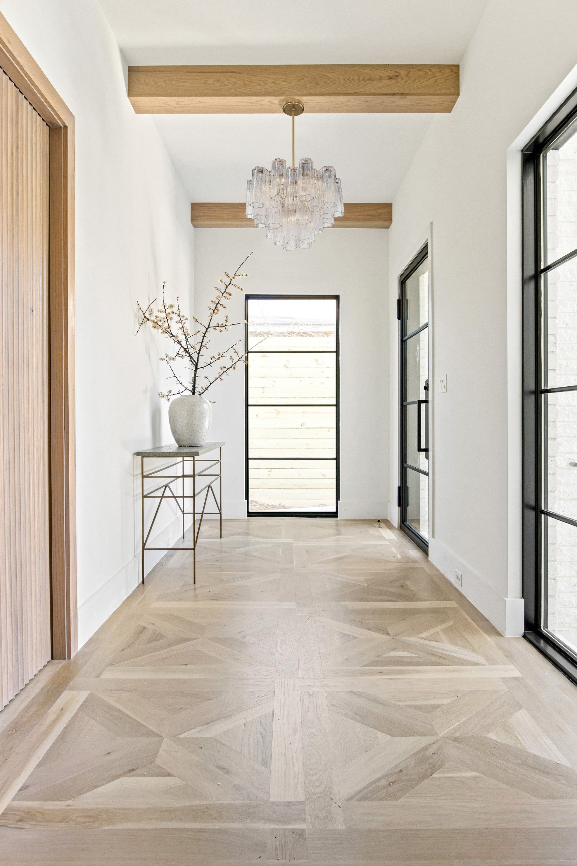 Crystorama Addis ADD-306-AG-CL – 19.75 Inch – 6 Light – Chandelier – Aged Brass – Dry Rated