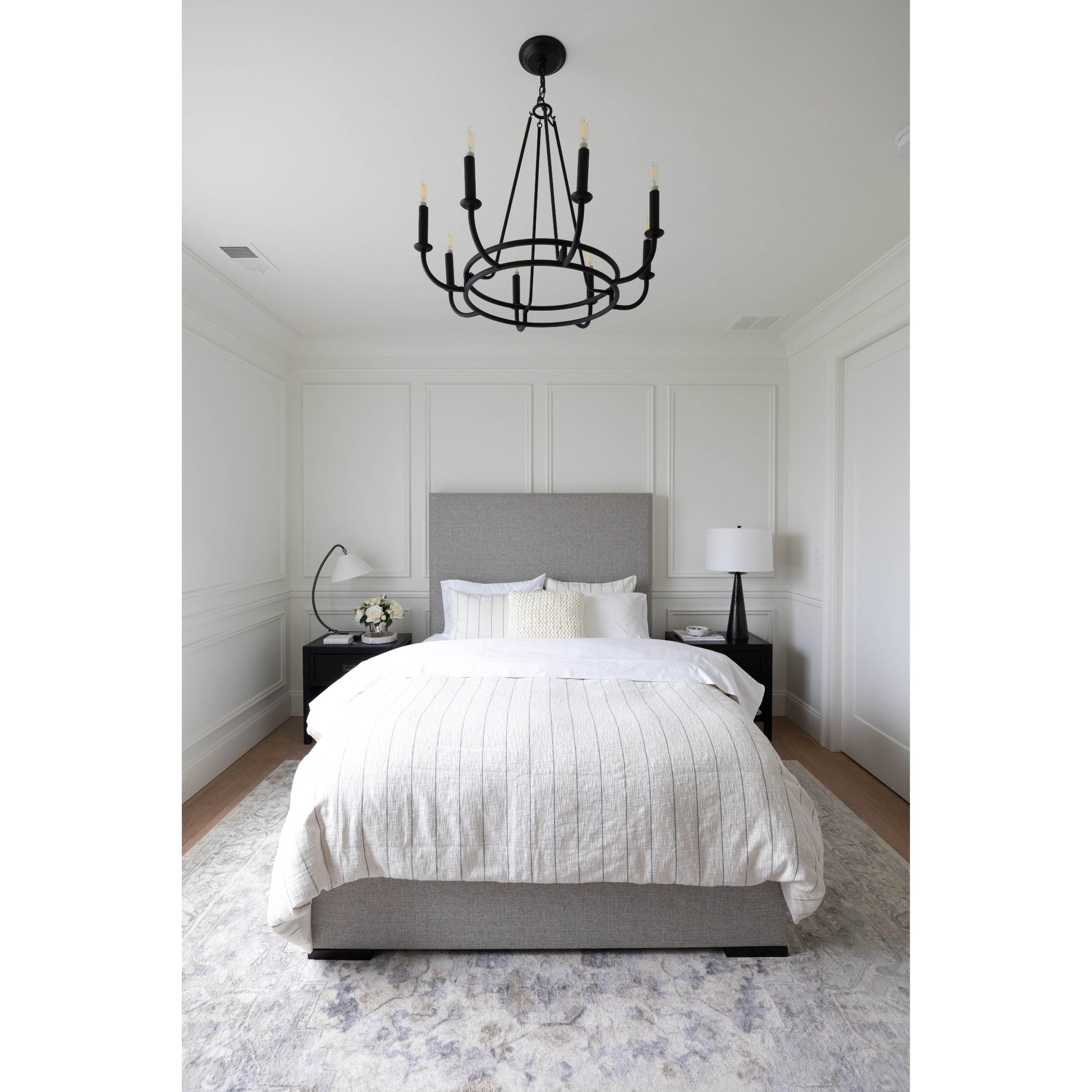 Crystorama Bailey BAI-A2108-MK – 28 Inch – 8 Light – Chandelier – Matte Black – Dry Rated