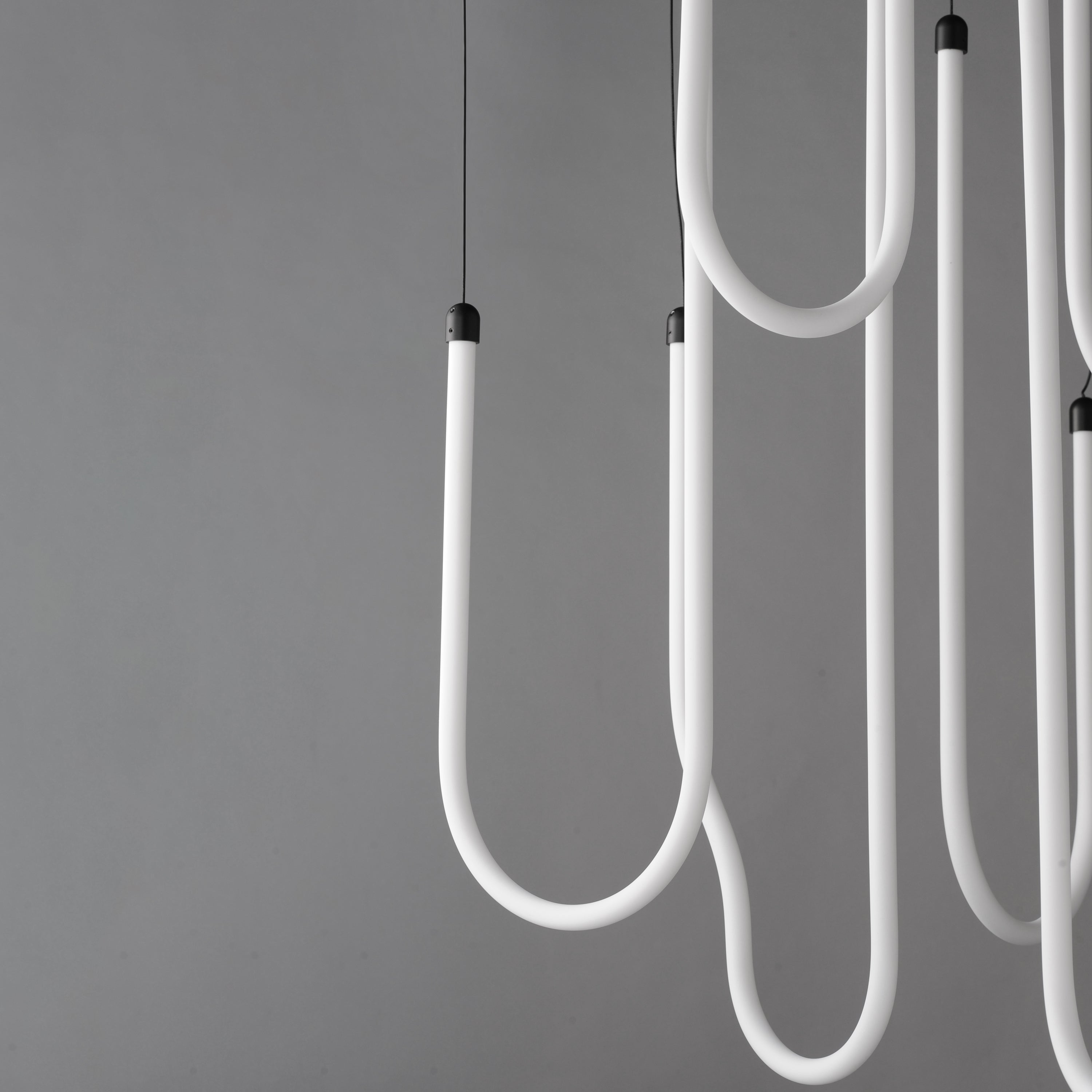 Soleil 35.5 Inch Multi – Black – E24988-BK