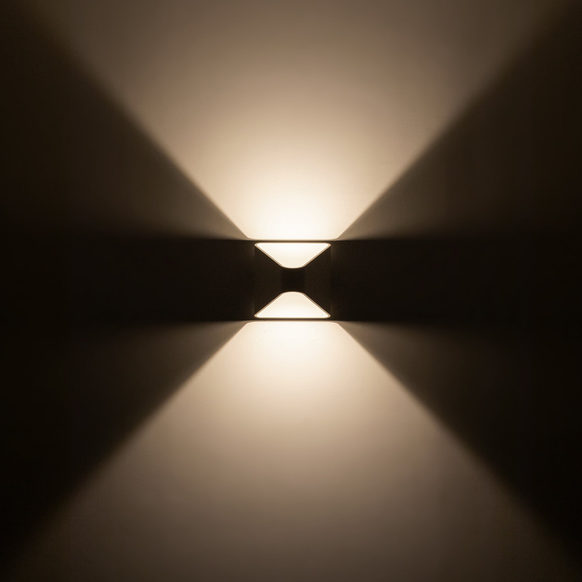 Ellis 6-in White LED Exterior Wall Sconce