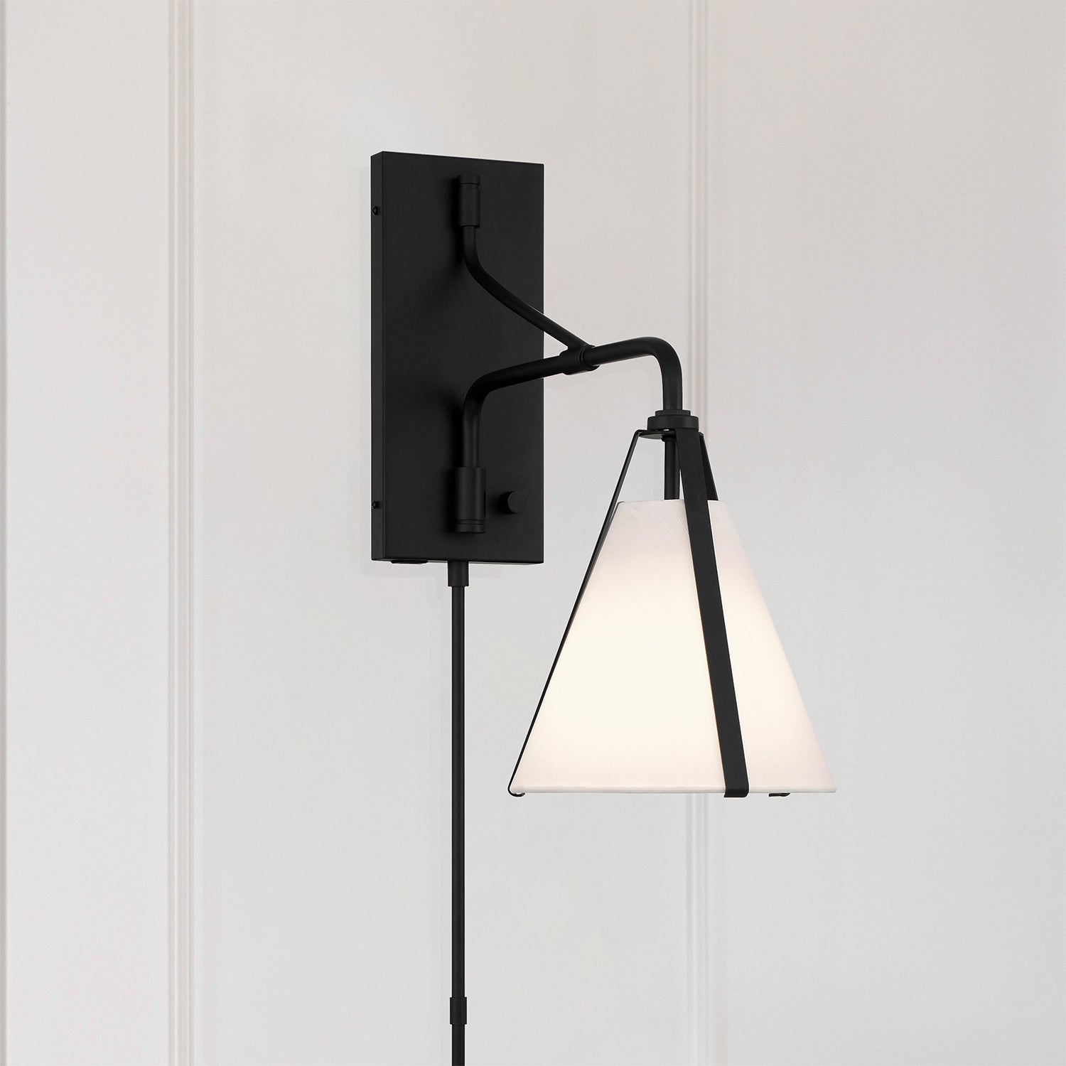 Crystorama Fulton FUL-901-BK – 8 Inch – 1 Light – Sconce – Black – Dry Rated