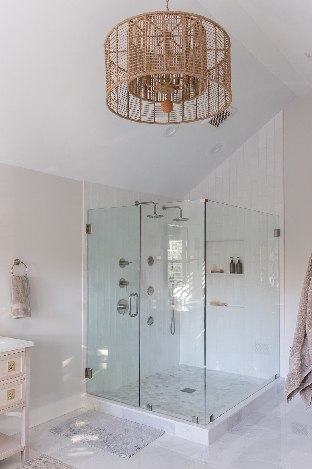 Crystorama Jayna JAY-A5006-BS – 31.25 Inch – 8 Light – Chandelier – Burnished Silver – Damp Rated