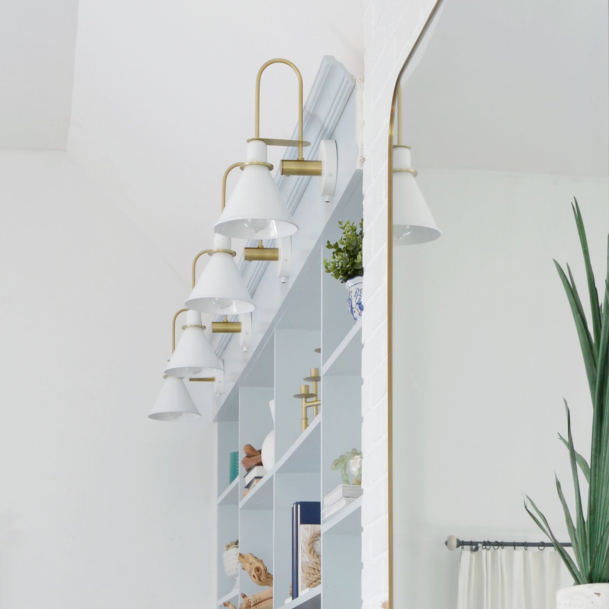 Crystorama Medford MED-B5501-WH – 7 Inch – 1 Light – Sconce – White – Damp Rated