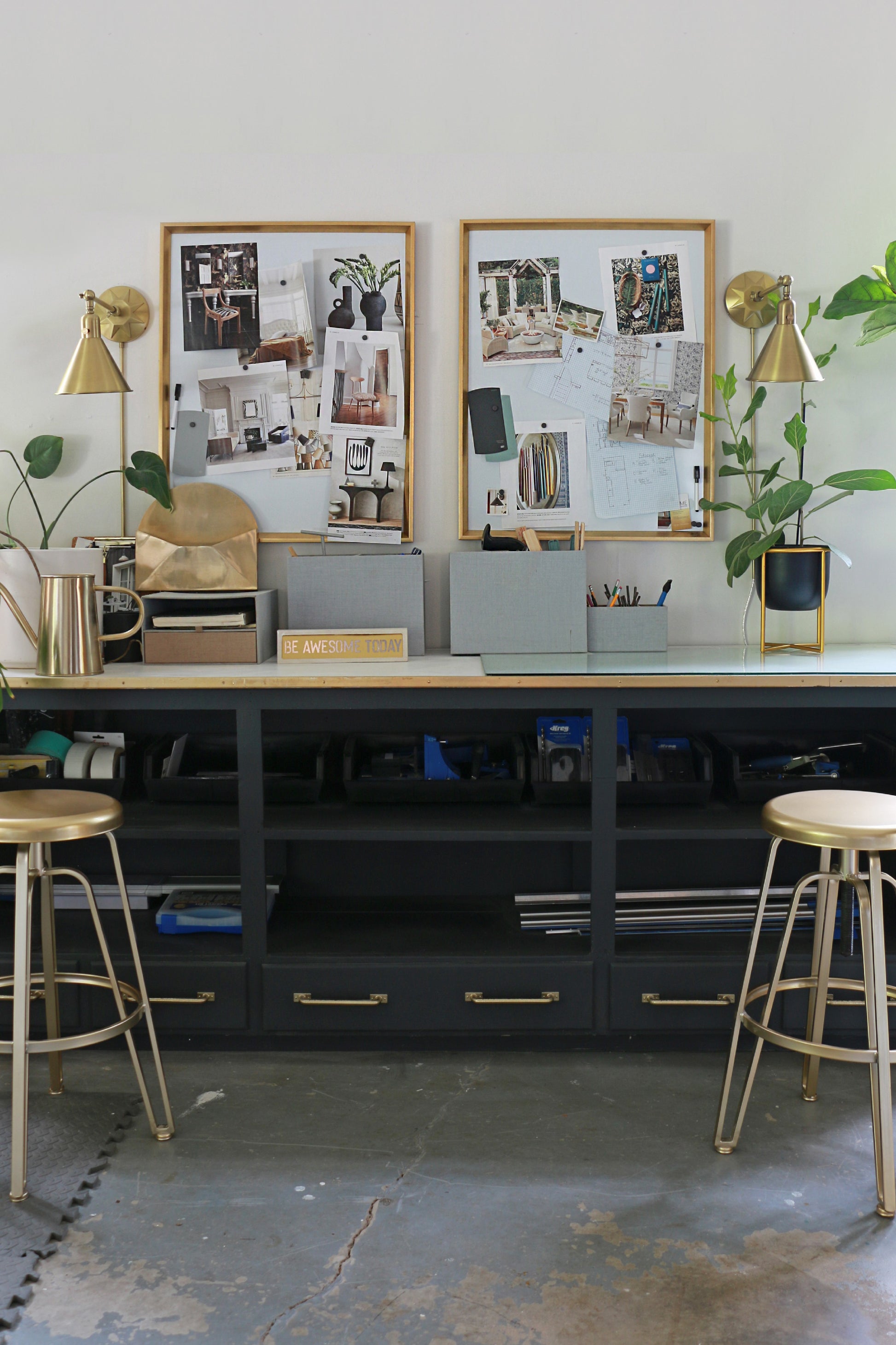 Crystorama Morgan MOR-8800-AG – 7 Inch – 1 Light – Sconce – Aged Brass – Dry Rated