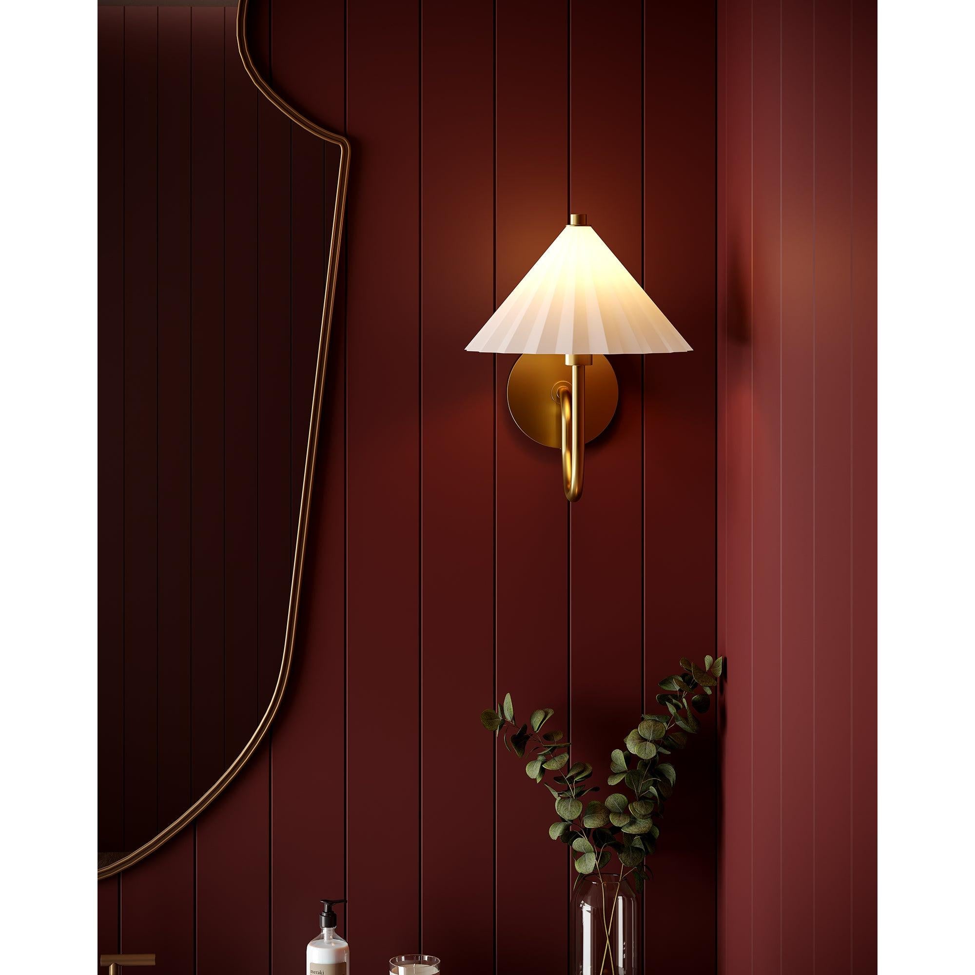 Serena 8-in Aged Gold/Opal Glass Socket Wall/Vanity Light