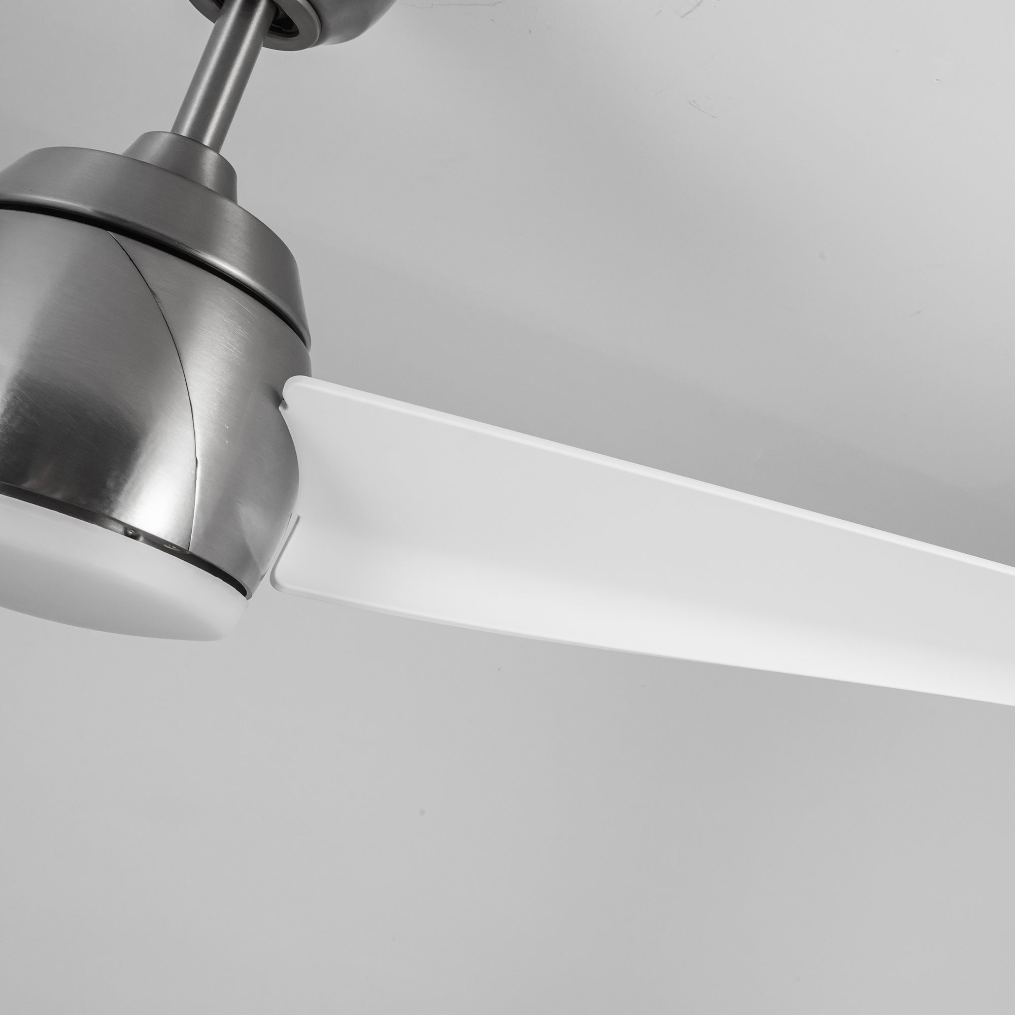Thalia 54-in Brushed Nickel/Matte White LED Ceiling Fan