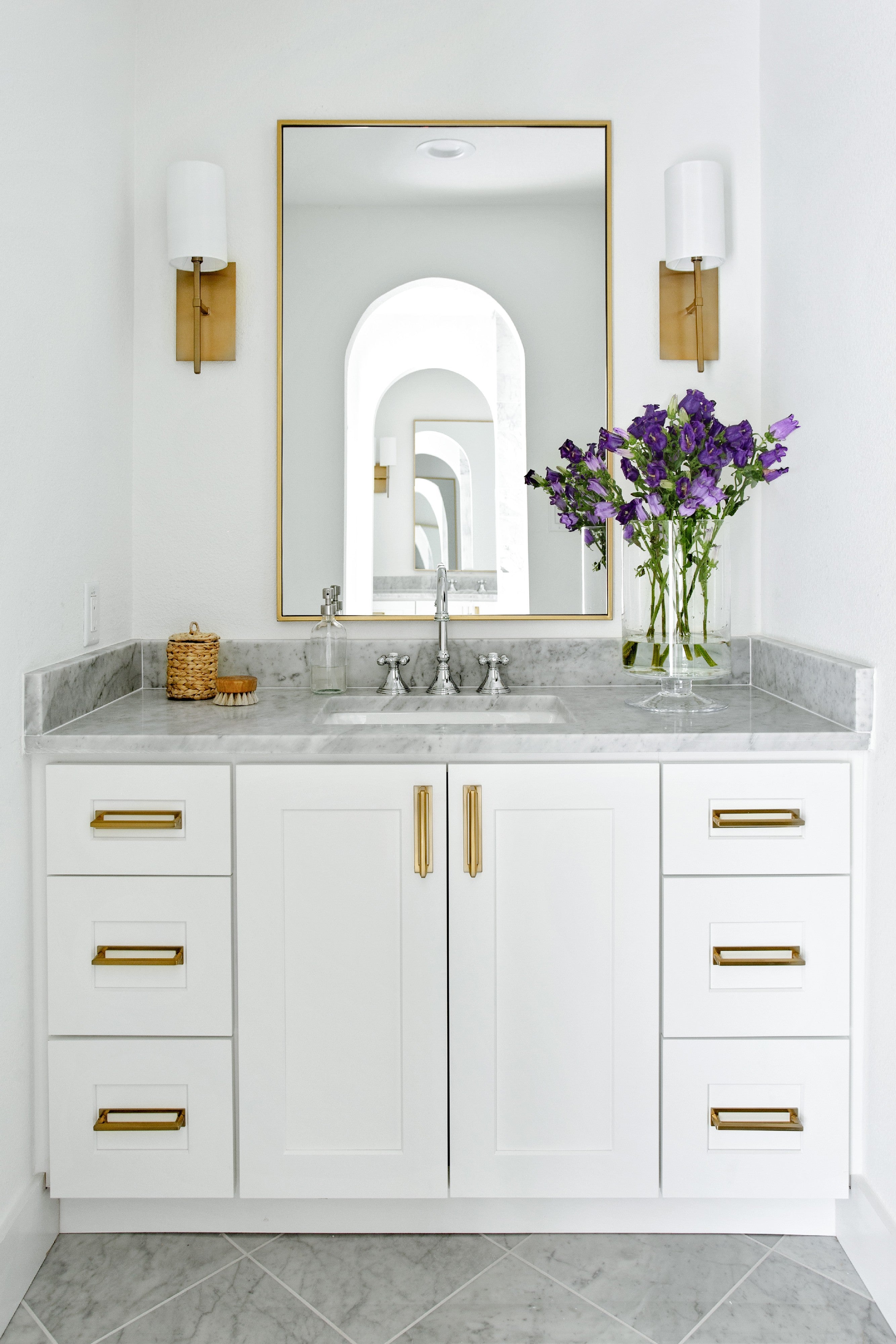 Crystorama Veronica VER-241-AG – 5 Inch – 1 Light – Sconce – Aged Brass – Damp Rated