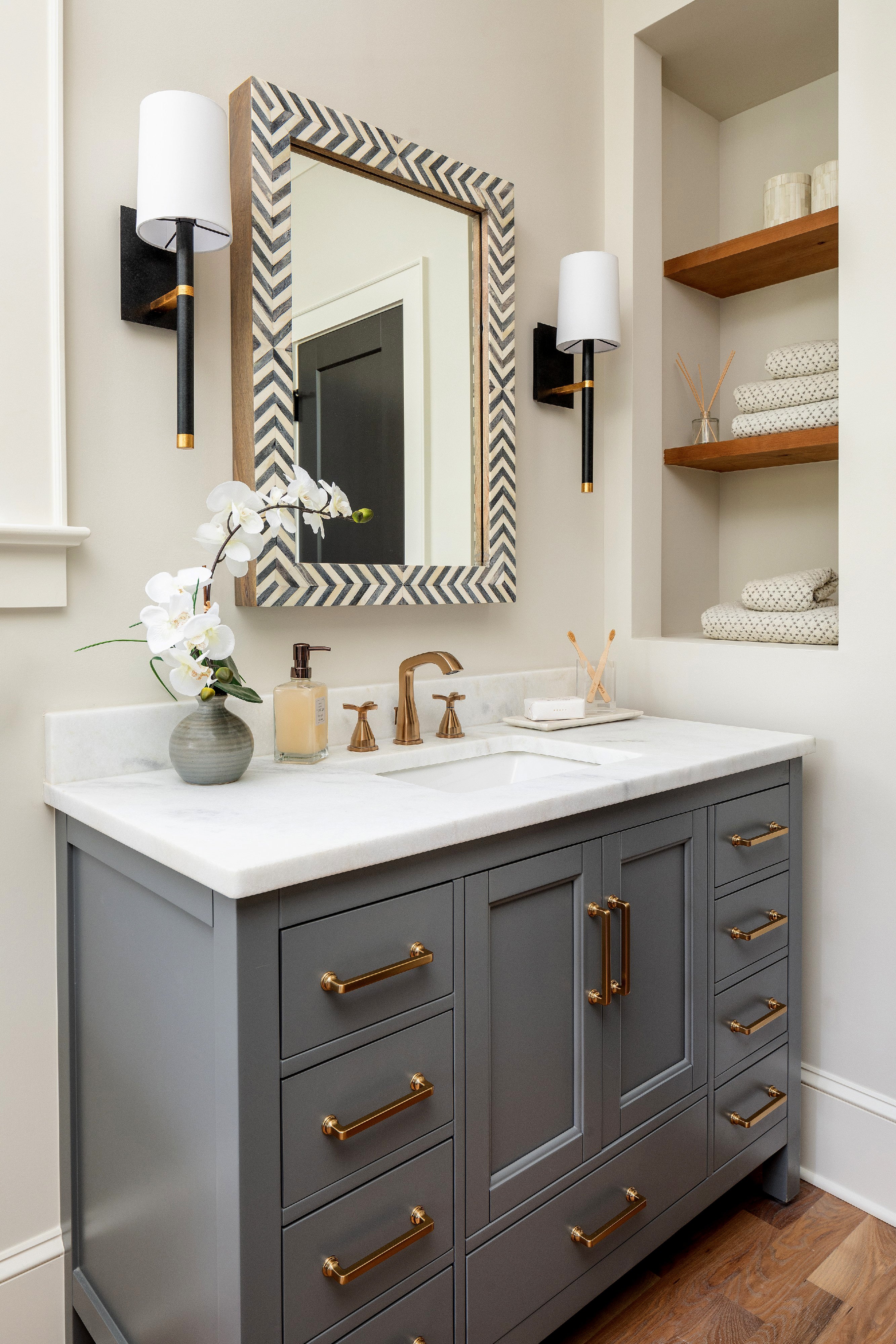 Crystorama Weston WES-9901-BK-GA – 5.5 Inch – 1 Light – Sconce – Black + Antique Gold – Dry Rated