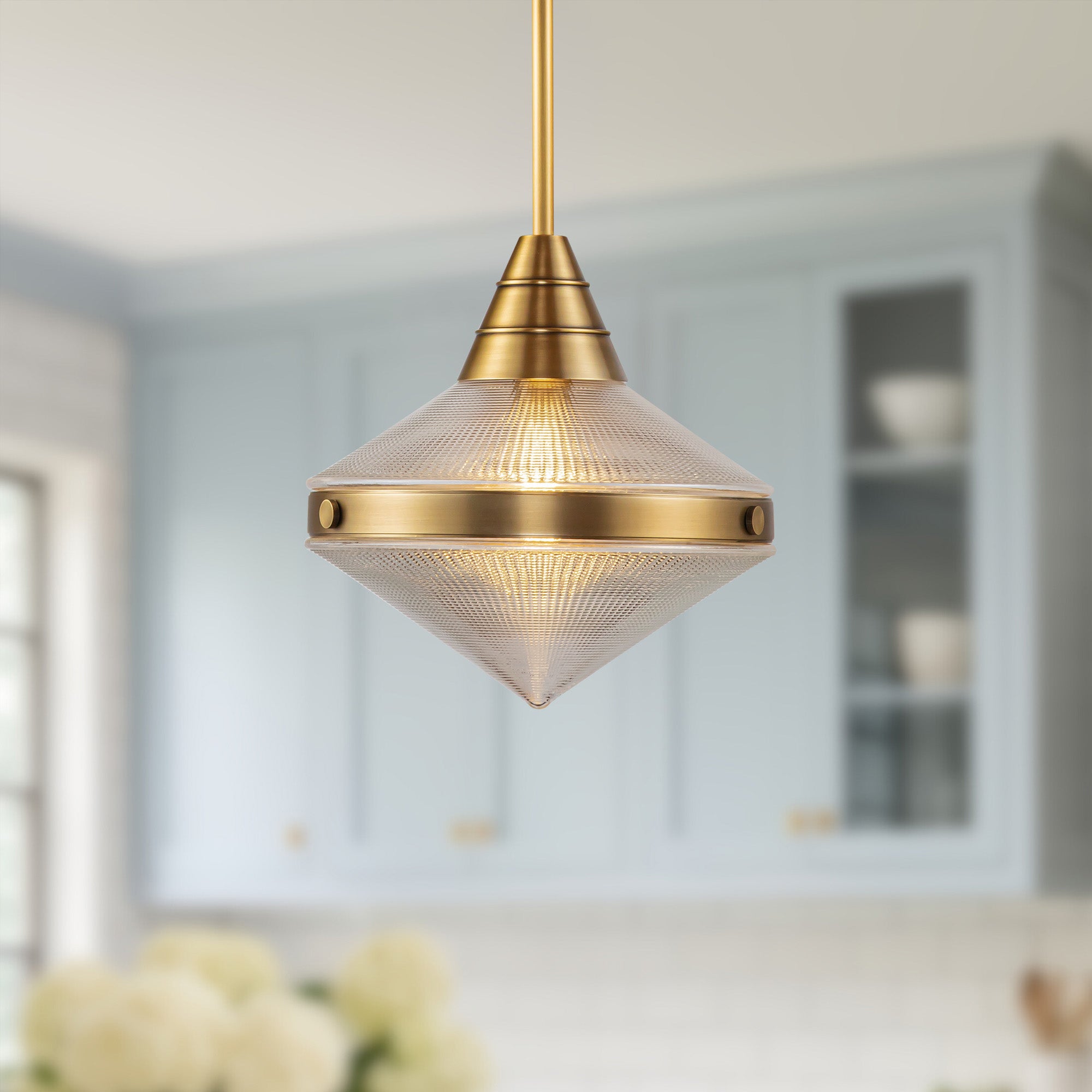 Willard 14-in Vintage Brass/Prismatic Glass 1 Light Pendant