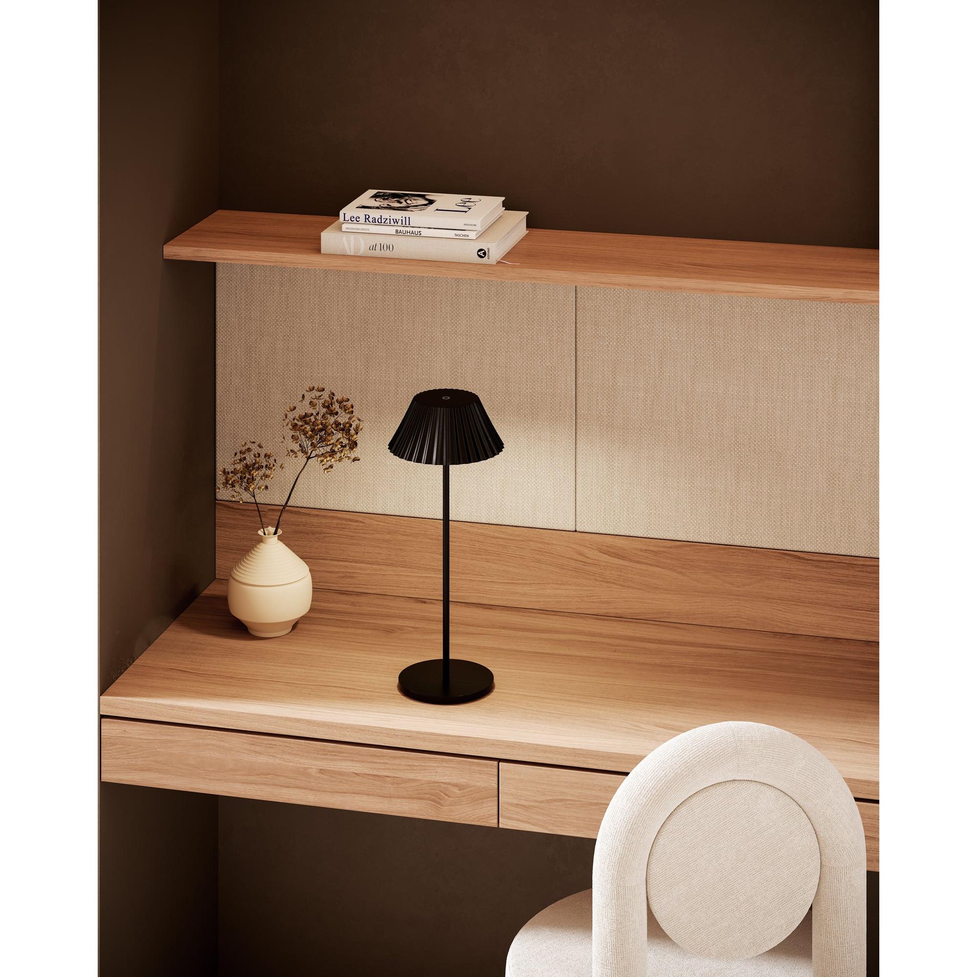 Zola 6-in Black LED Table Lamp