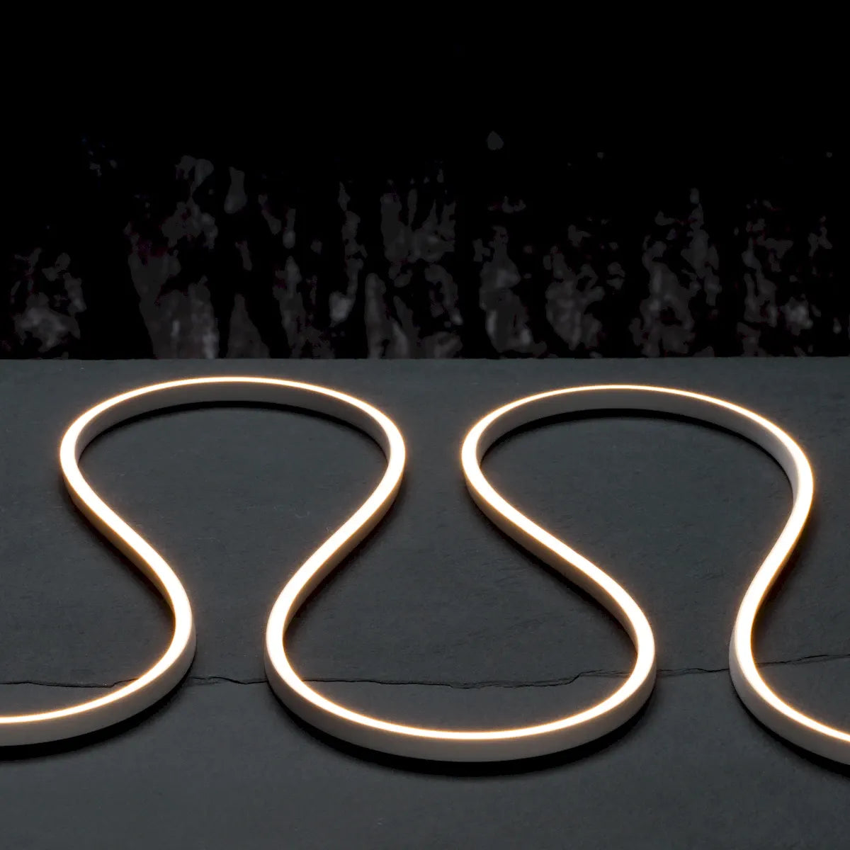 Minuet 4x6 Neon 3m Reel 2700K